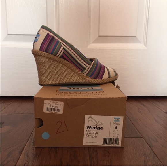 Tom Wedge Village Stripe - Picture 2 of 2